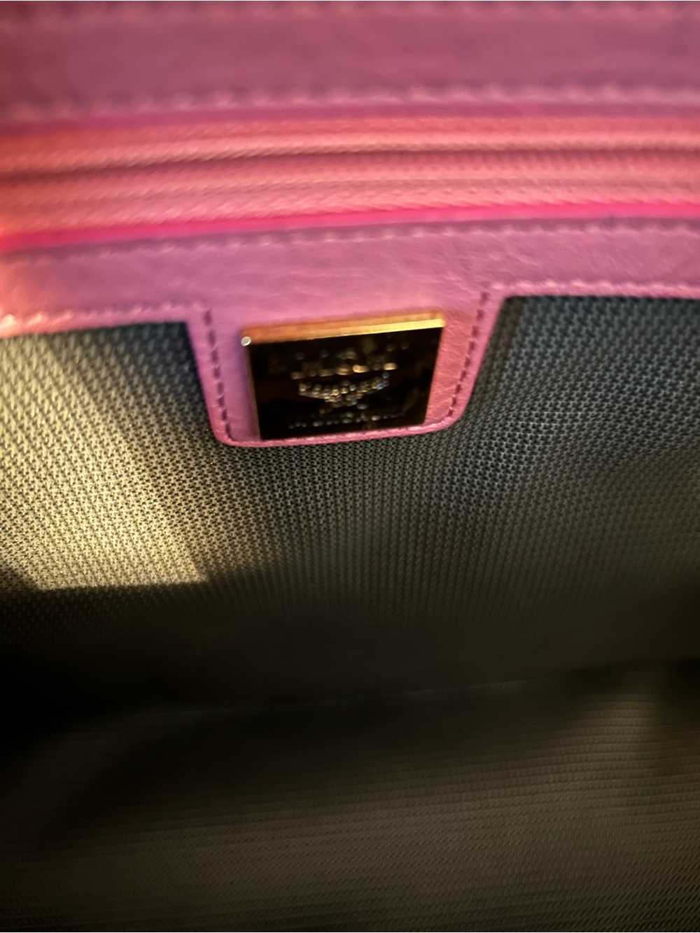 🎒 MCM Pink Visetos Backpack 🎒 Gold Hardware EUC - Picture 8 of 9